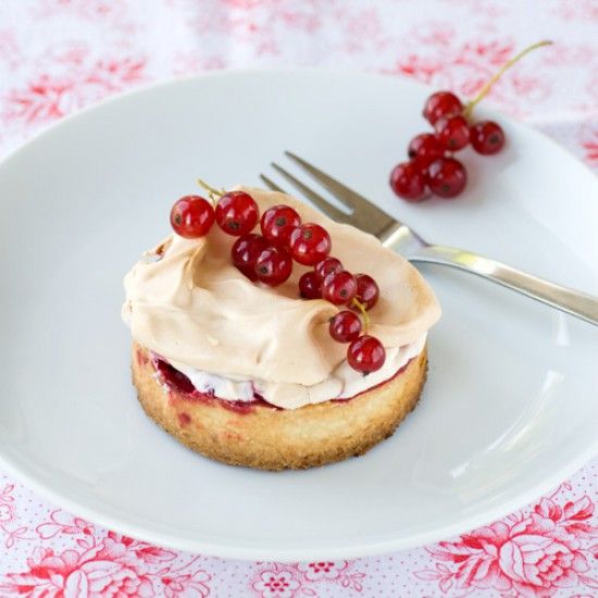 Rezeptbild: Johannisbeer-Baiser Tartlets