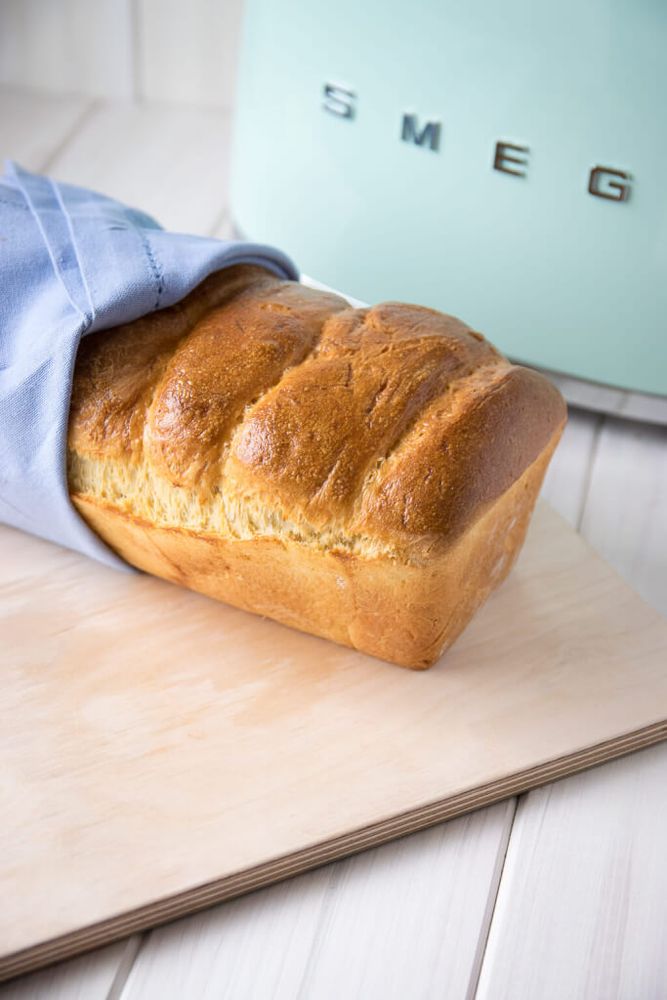 Rezeptbild: Selbstgemachtes Brioche Toastbrot zum Frühstück