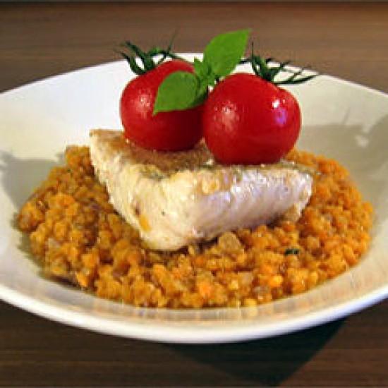 Rezeptbild: Zanderfilet mit Rispentomaten auf roten Linsen