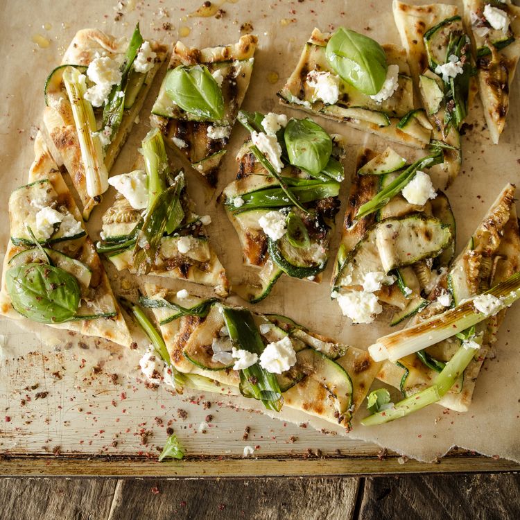 Rezeptbild: Grillpizza mit Zucchini und Ricotta