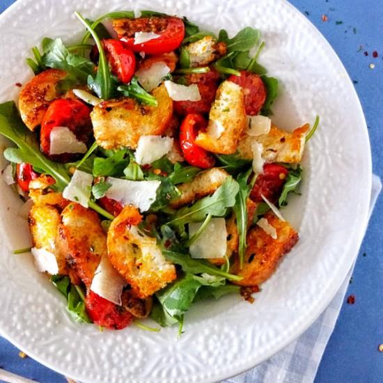 Rezeptbild: Brotsalat aglio, olio e pepperoncino