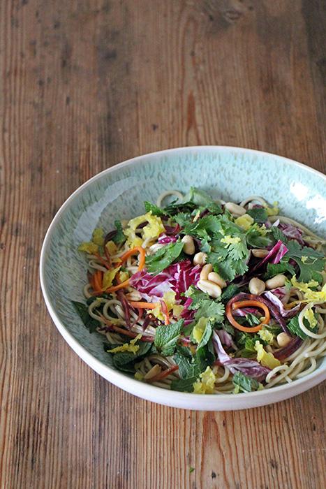 Rezeptbild: Bunte Asianudeln mit Gemüse