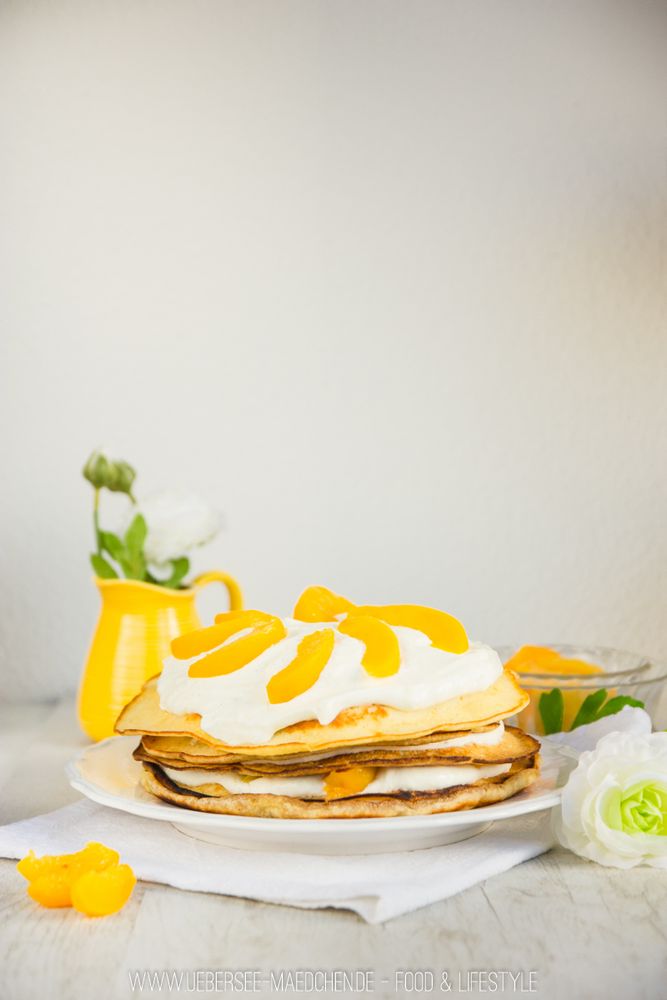 Rezeptbild: Pfannkuchen-Torte mit Obst