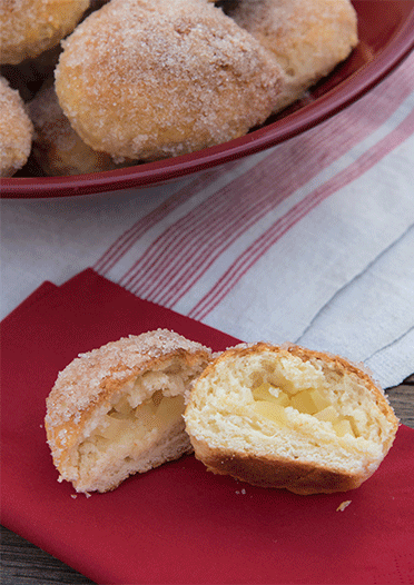 Rezeptbild: Apfel-Quark-Brötchen aus dem Backofen