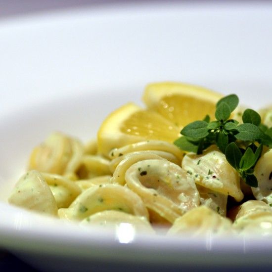 Rezeptbild: Orecchiette mit Ricotta, Zitrone und Basilikum