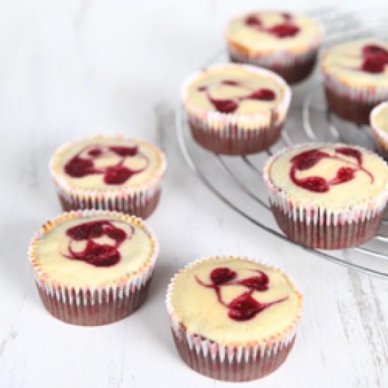 Rezeptbild: verdrehte himbeer brownie cheesecakes
