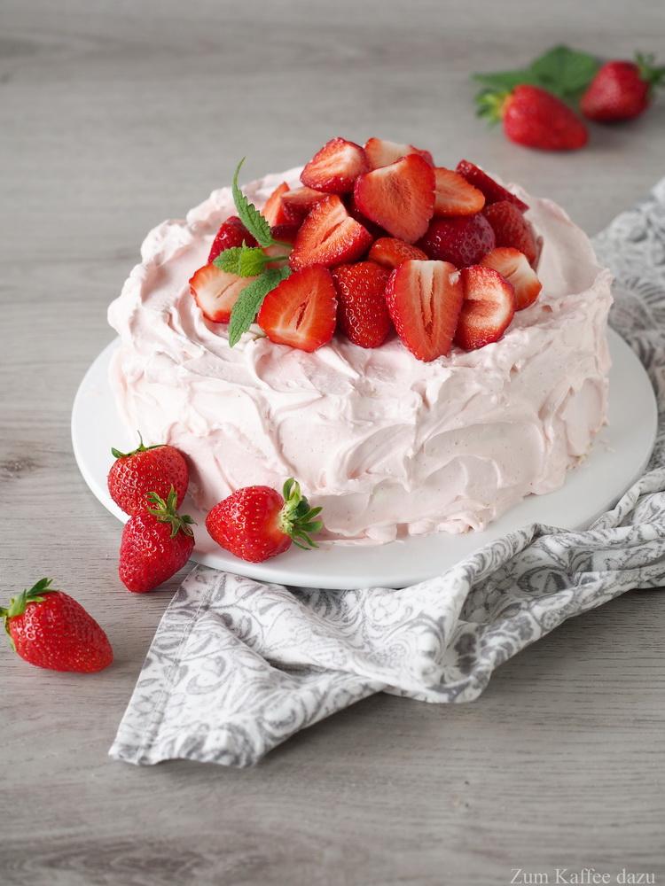 Rezeptbild: Wickeltorte mit Erdbeeren