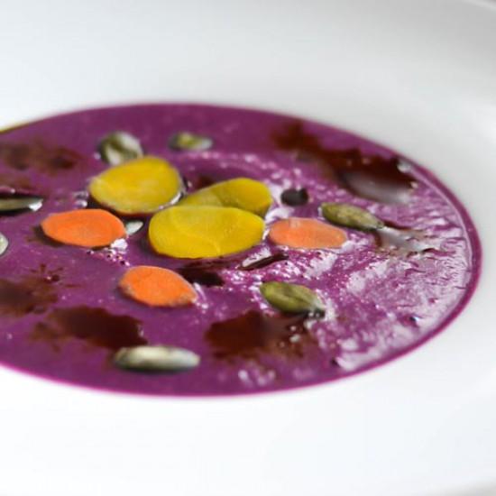 Rezeptbild: Lila Möhrensuppe aus schwarzen Möhren