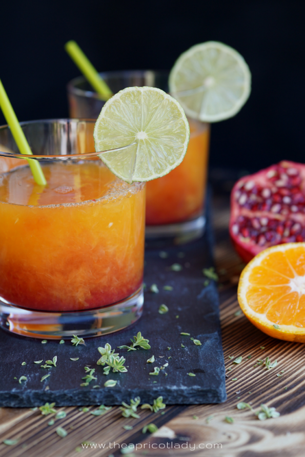 Rezeptbild: Vitaminkick mit Satusma & Granatapfel (zu Halloween)