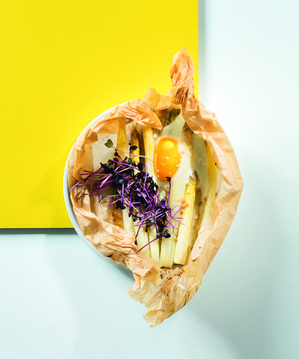 Rezeptbild: Spargel-Ei-Päckchen mit Haselnussbutter