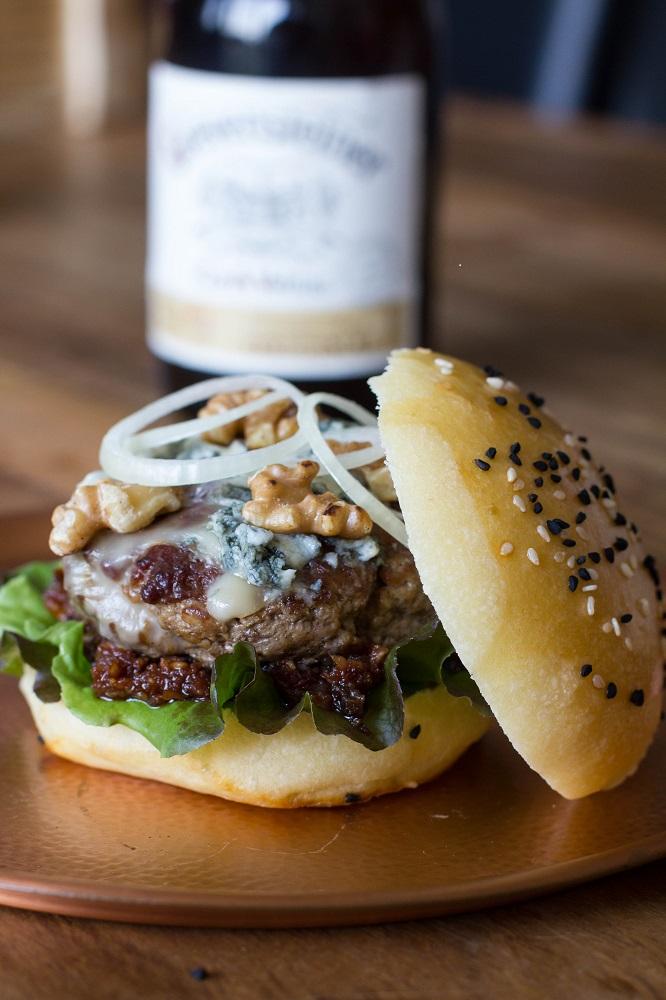 Rezeptbild: Herbst Burger mit Kirschpesto