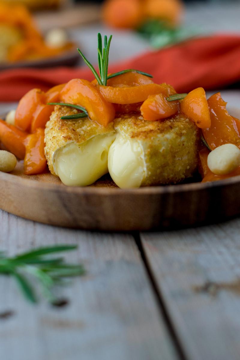 Rezeptbild: Camembert in Macadamiakruste