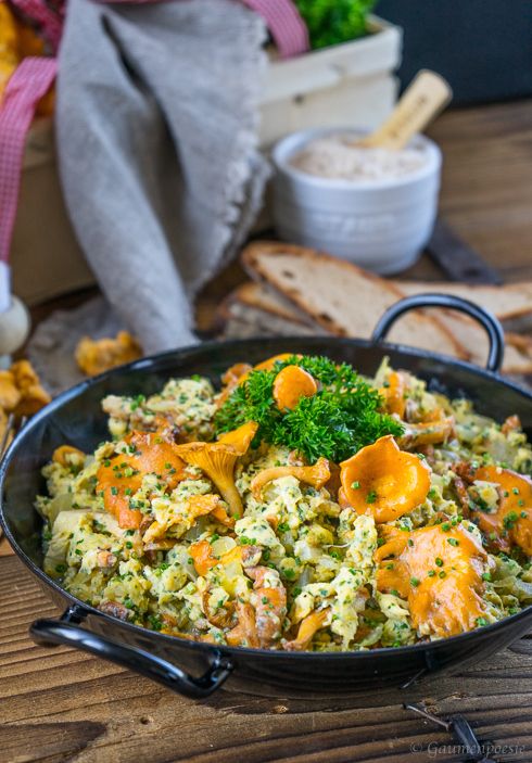 Rezeptbild: Eierschwammerl Eierspeise - Rührei mit Pfifferlingen