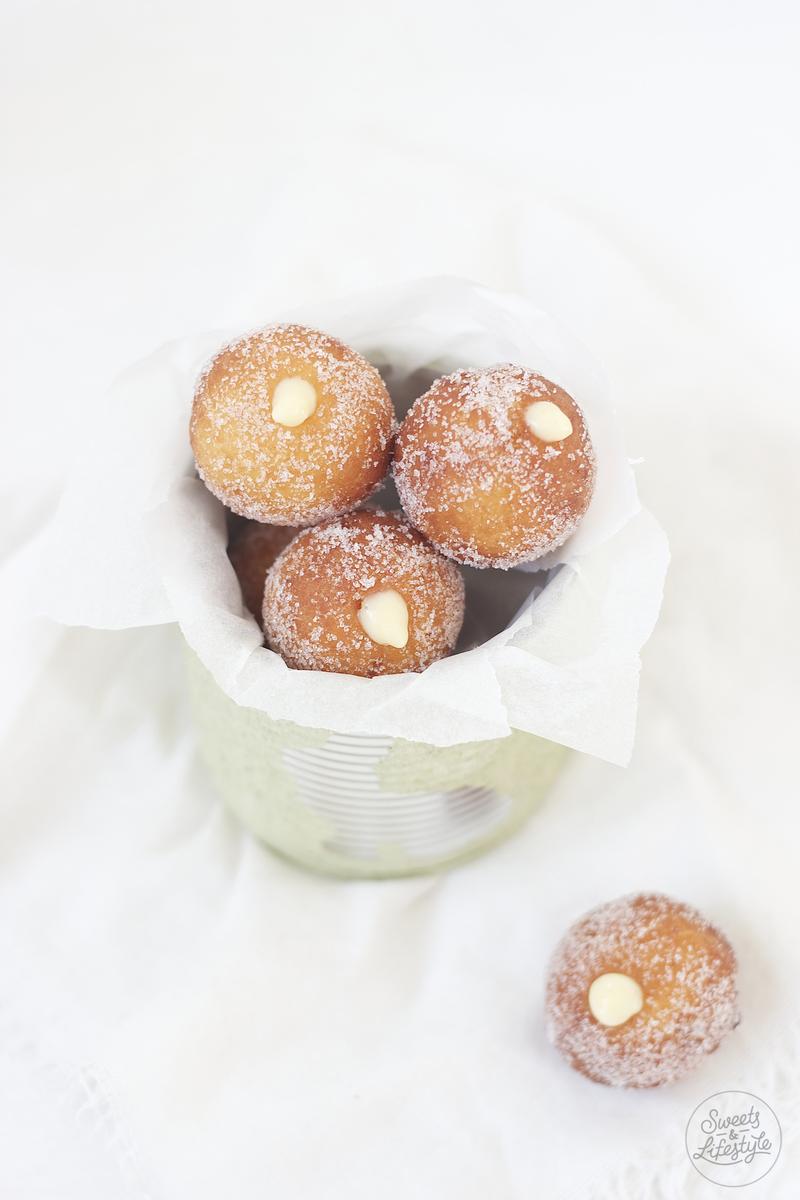 Rezeptbild: Topfenbällchen mit Eierlikörcreme