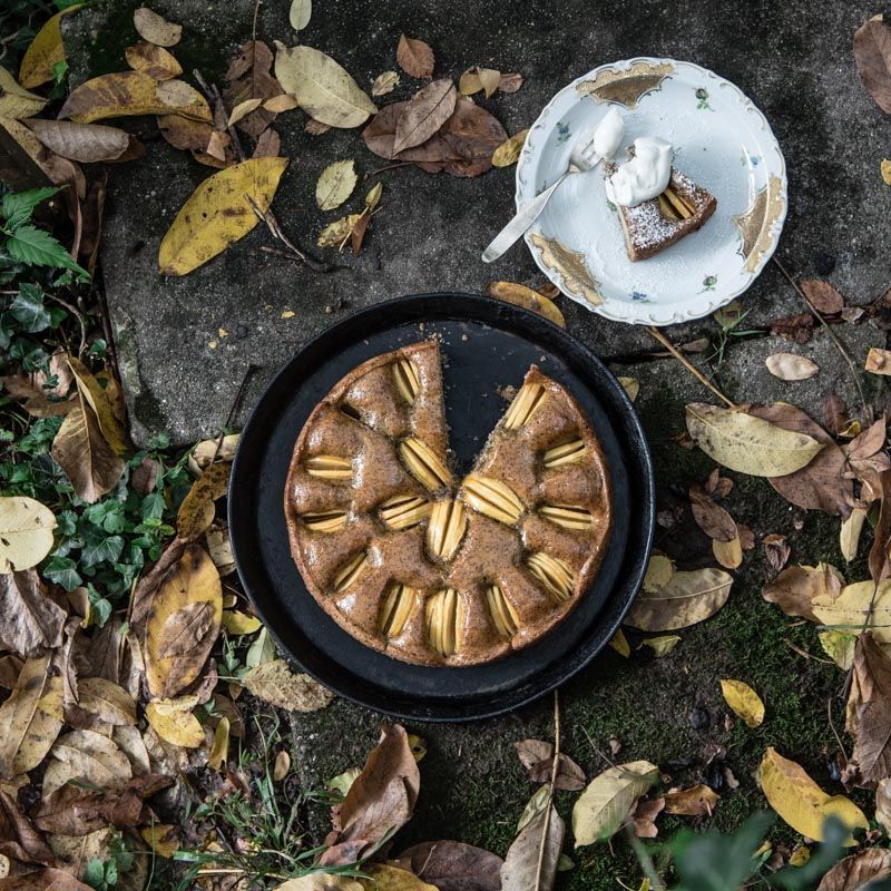 Rezeptbild: Super saftiger gedeckter Apfelmohnkuchen mit Aprikosenglasur