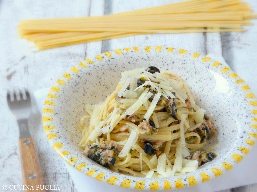 Rezeptbild: Linguine con tonno, olive e capperi