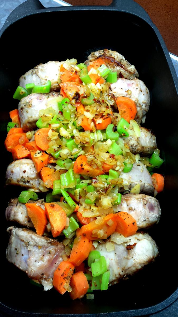 Rezeptbild: Schweinehaxen in Bier mit Serviettenknoedeln
