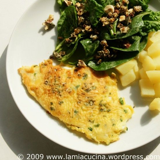 Rezeptbild: Rotzungenpiccata, Knoblauchkrokant an Spinatsalat