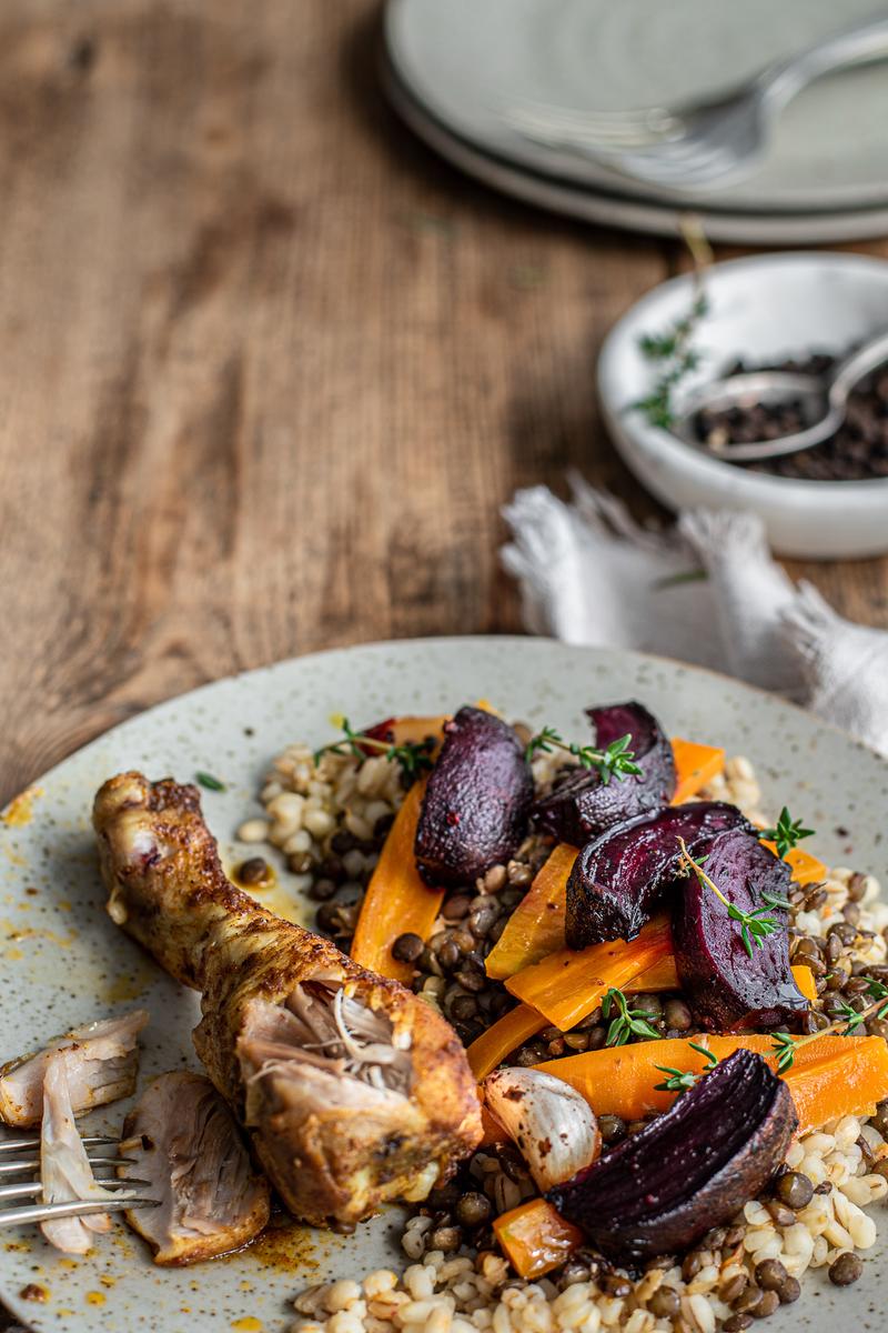 Rezeptbild: Saftiges Ofenhähnchen 1001 mit buntem Herbst Gemüse