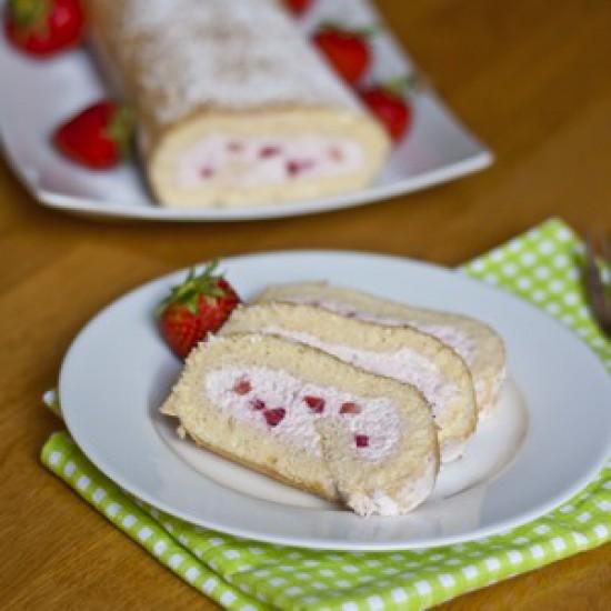 Rezeptbild: Erdbeerrolle