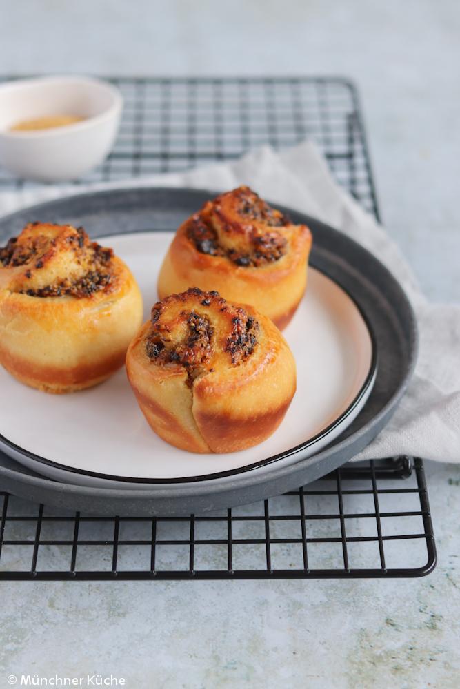 Rezeptbild: Brioche mit Trockenpflaumen und Walnüssen