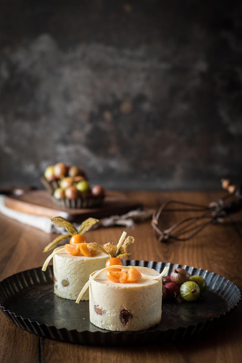Rezeptbild: Stachelbeertörtchen mit Vanillemousse