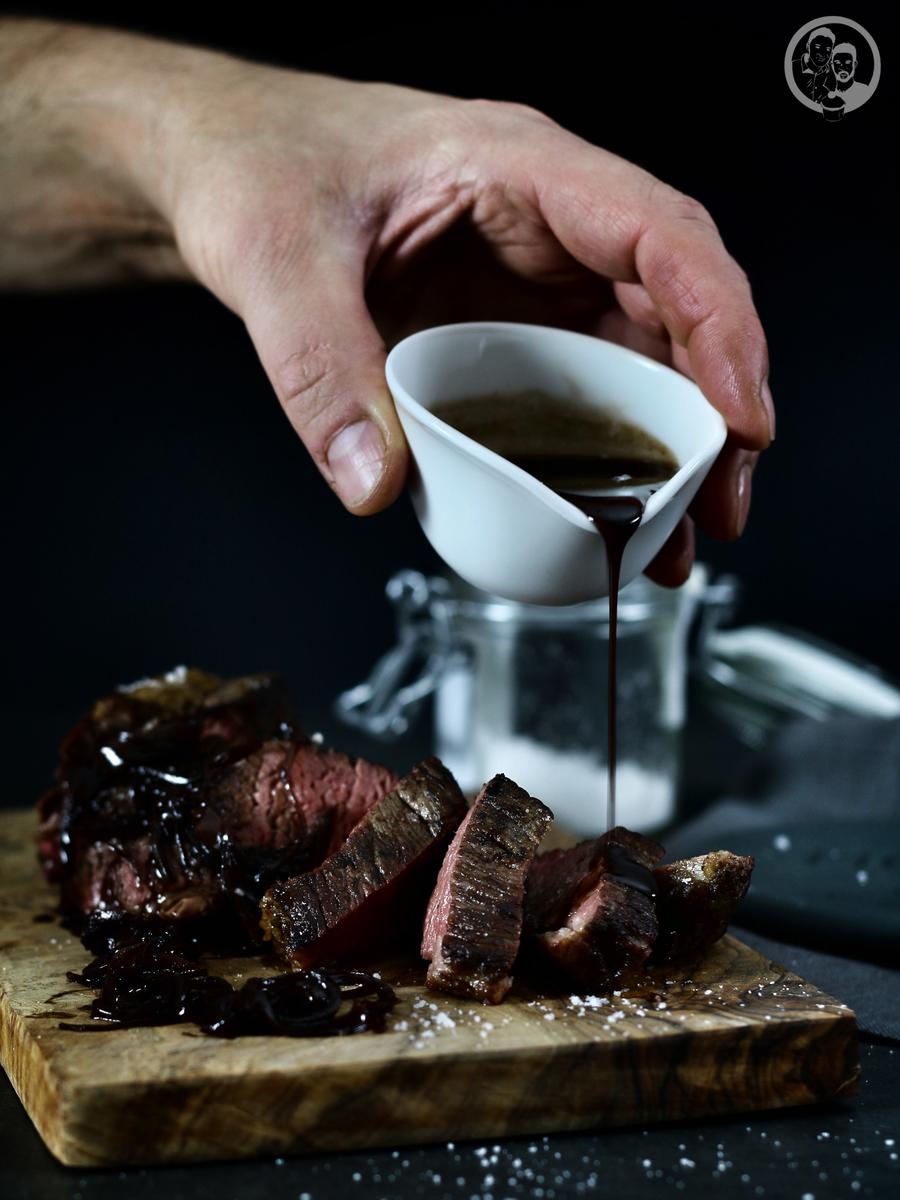 Rezeptbild: RINDERFILET MIT SCHALOTTEN-BALSAMICOJUS