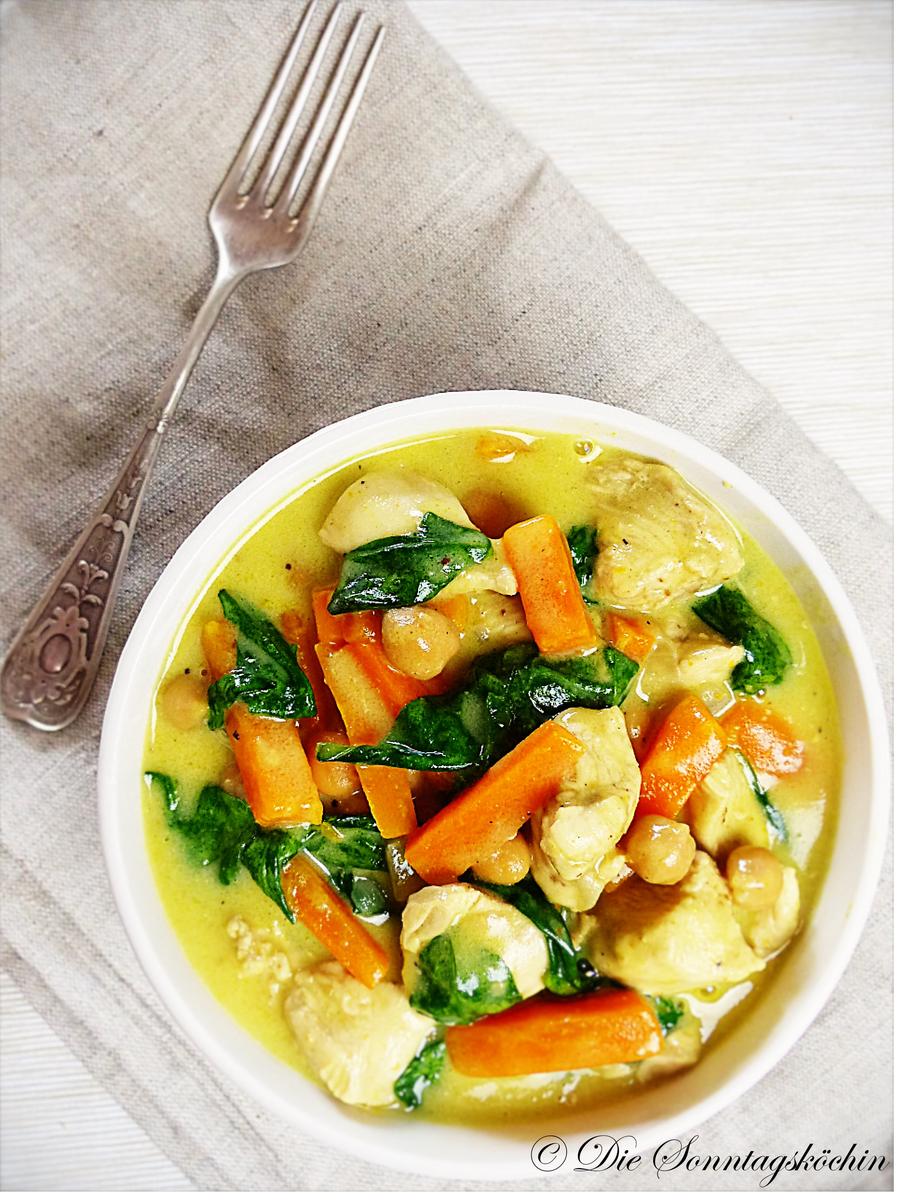 Rezeptbild: Hähnchencurry mit Spinat