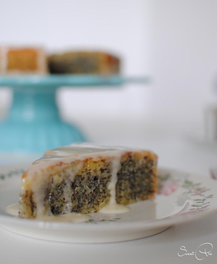 Rezeptbild: getränkter Orange Mohn Kuchen