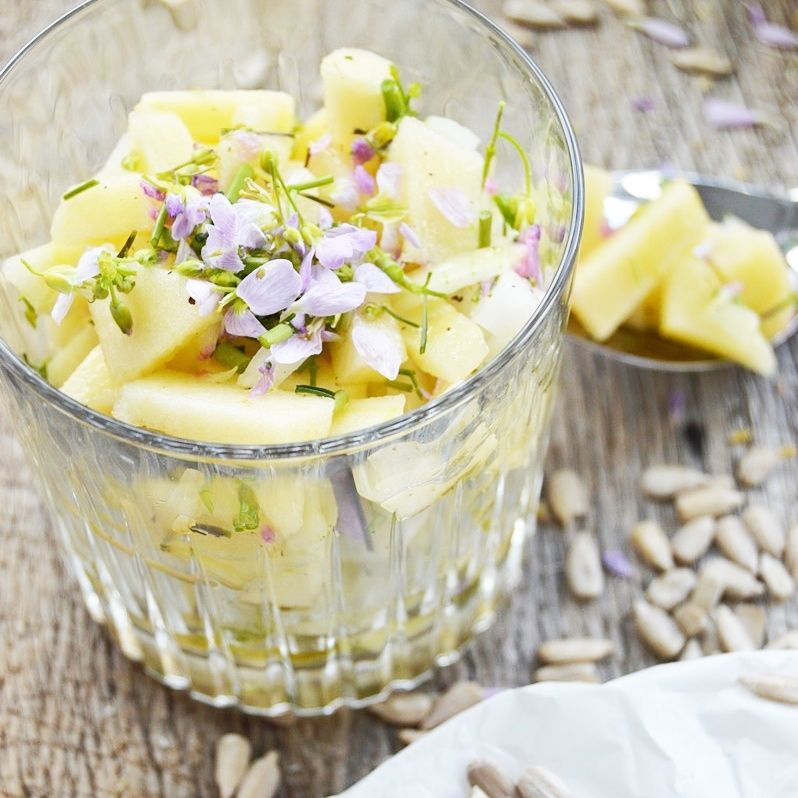 Rezeptbild: Apfelsalat mit Wiesenschaumkraut