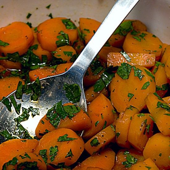 Rezeptbild: Lauwarmer Karottensalat