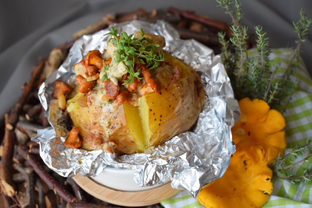 Rezeptbild: Ofenkartoffel mit Pfifferlinge, Tomate & Aubergine