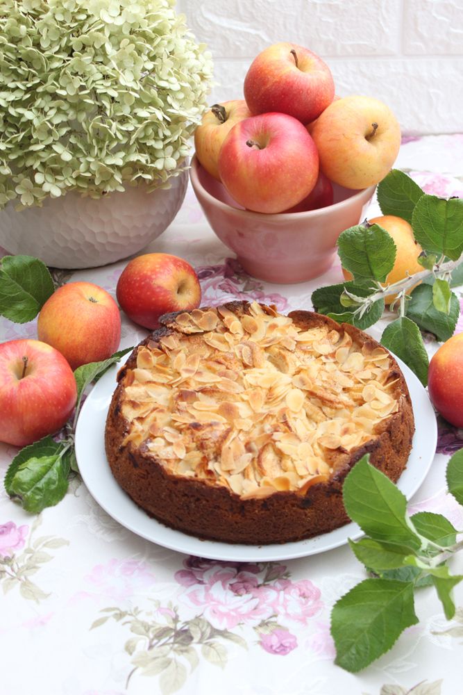 Rezeptbild: Feiner Apfel-Sandkuchen mit Mandeln – Ein himmlischer Klassiker