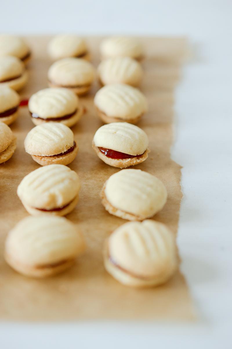 Rezeptbild: Gefüllte Vanilleplätzchen mit Quittengelee