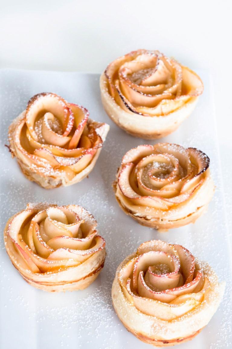 Rezeptbild: APFELROSEN IN BLÄTTERTEIG