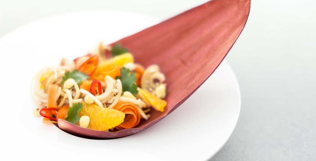 Rezeptbild: Bananenblütensalat mit Orangenfilets