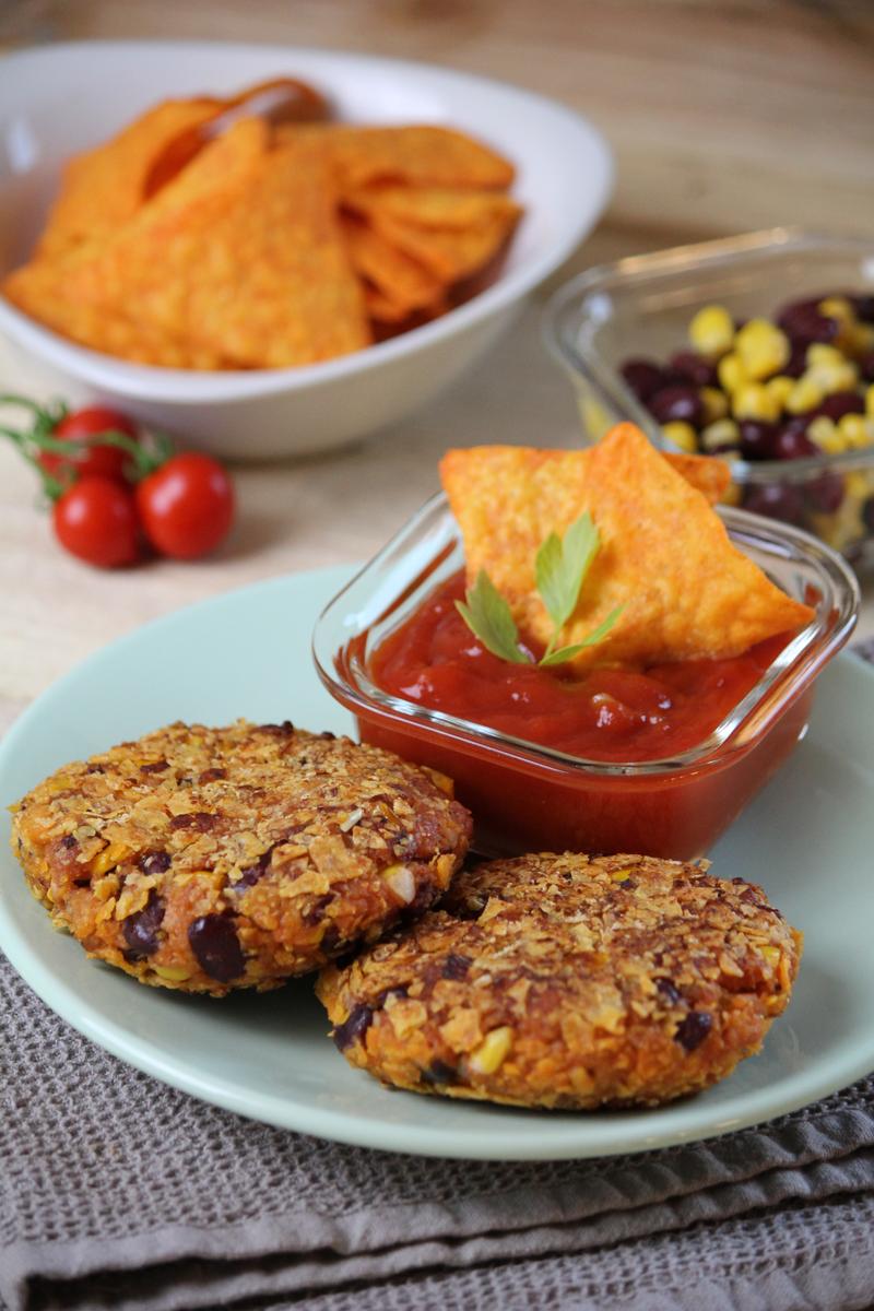 Rezeptbild: Mexikanische Kidneybohnen-Bratlinge mit Tortilla-Chips-Panade (Vegan) 