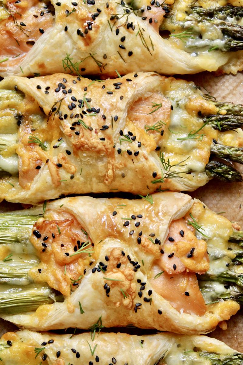 Rezeptbild: Spargel im Blätterteig mit Lachs & Dill
