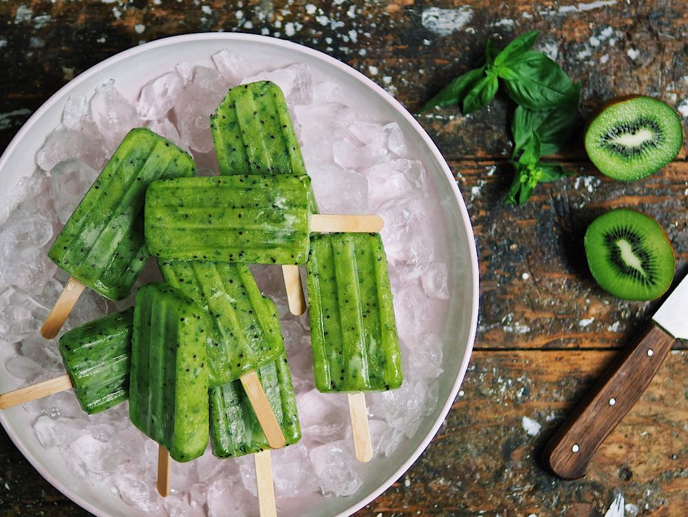 Rezeptbild: Kiwi-Basilikum-Eis
