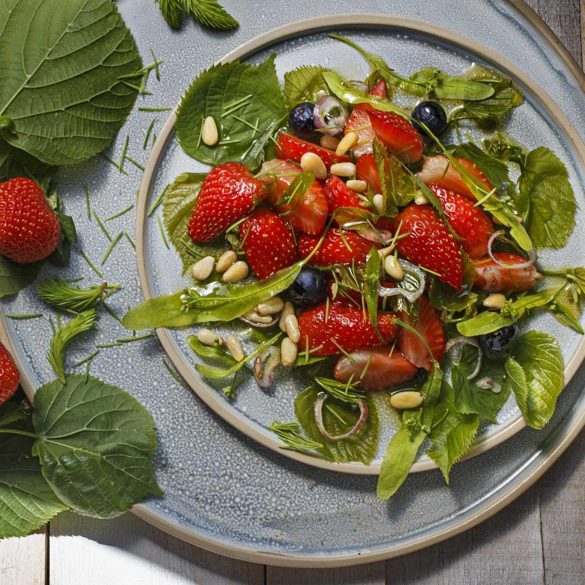 Rezeptbild: Erdbeersalat mit Lindenblättchen