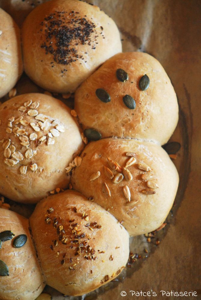 Rezeptbild: Brötchen-Partysonne mit Saaten 