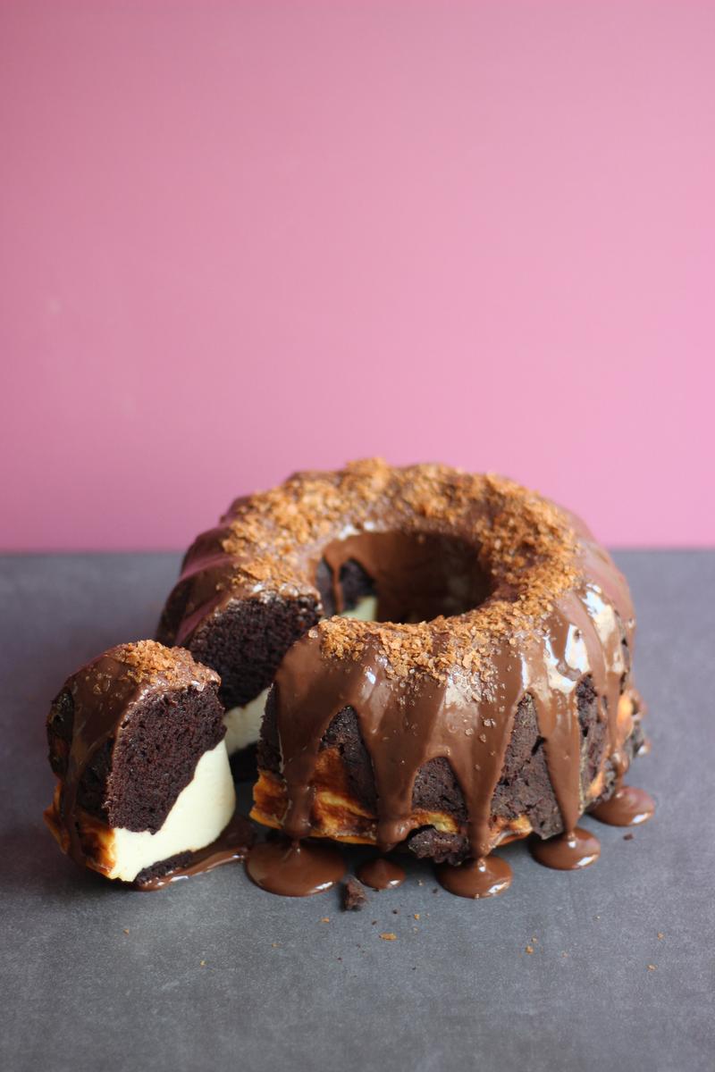 Rezeptbild: Brownie-Käsekuchen-Gugelhupf