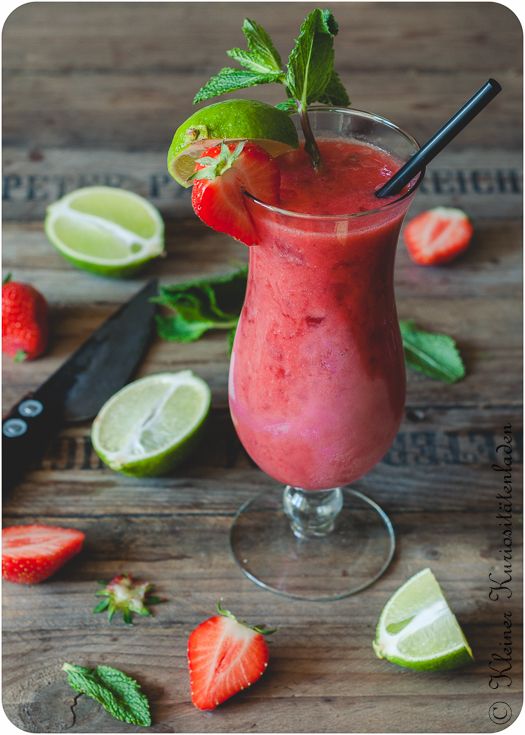 Rezeptbild: Frozen Strawberry Rhubarb Daiquiri