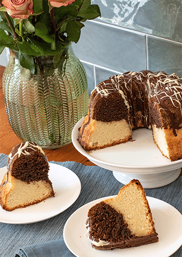Rezeptbild: Mandel-Gugelhupf „black & white“
