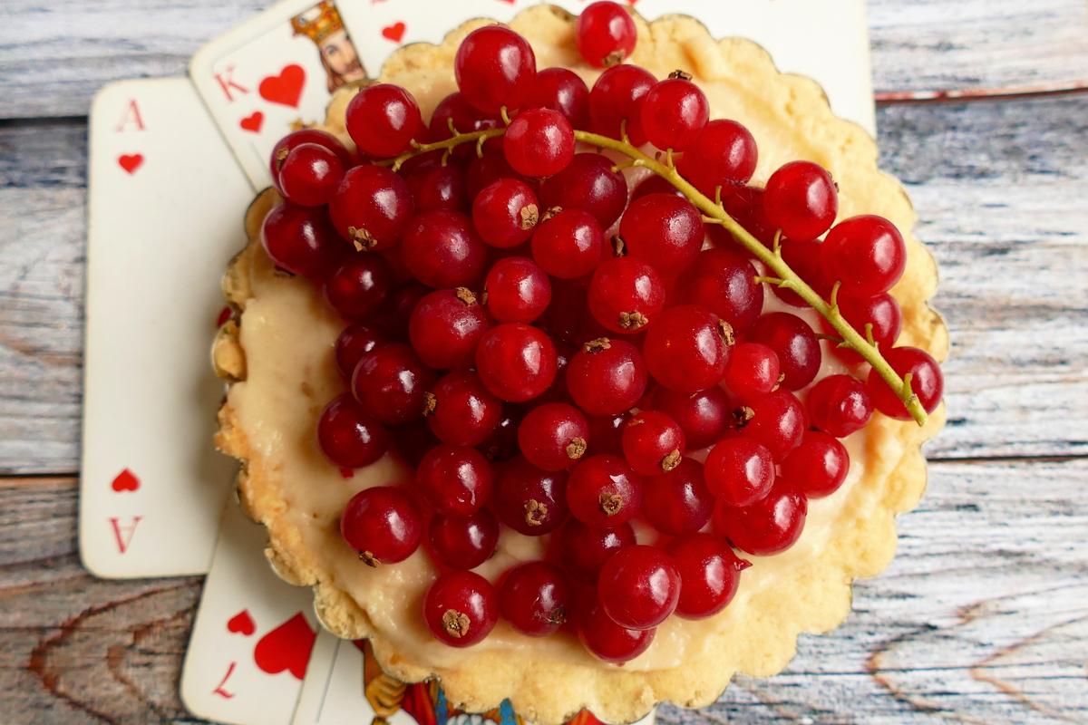 Rezeptbild: Beerentörtchen oder “Die Törtchen der Herzkönigin”