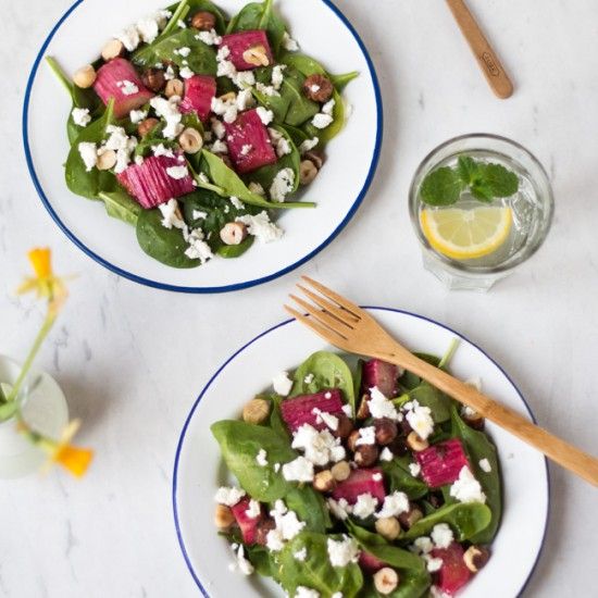 Rezeptbild: Kramellisierter Rhabarber Spinat Salat