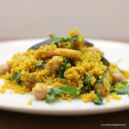 Rezeptbild: Couscous-Salat mit Zucchini & Kichererbsen