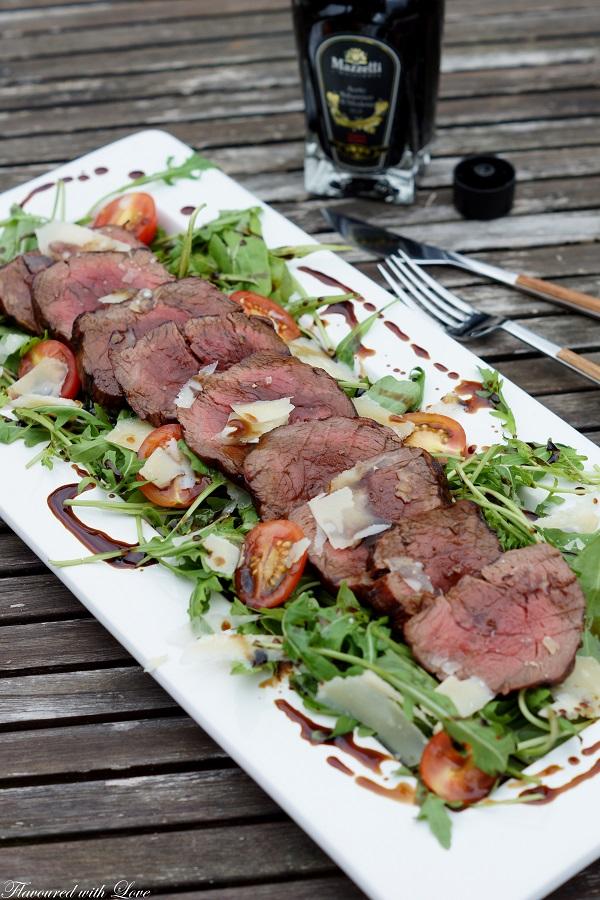 Rezeptbild: Tagliata di manzo auf Rucola und Parmesan