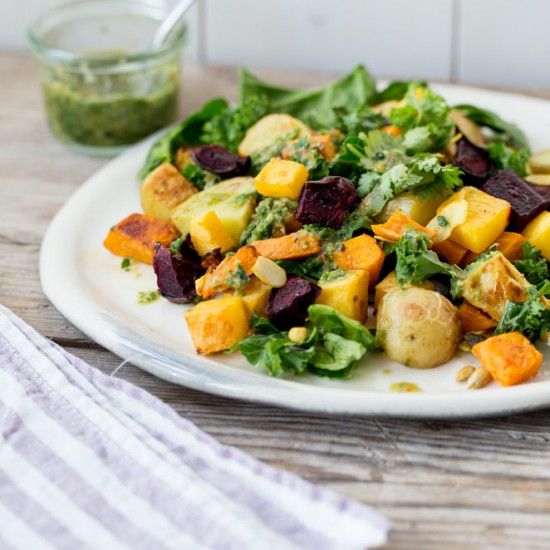 Rezeptbild: Bunter Wintersalat mit Röstgemüse