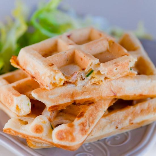 Rezeptbild: Herzhafte Schinken-Cheddar-Waffeln